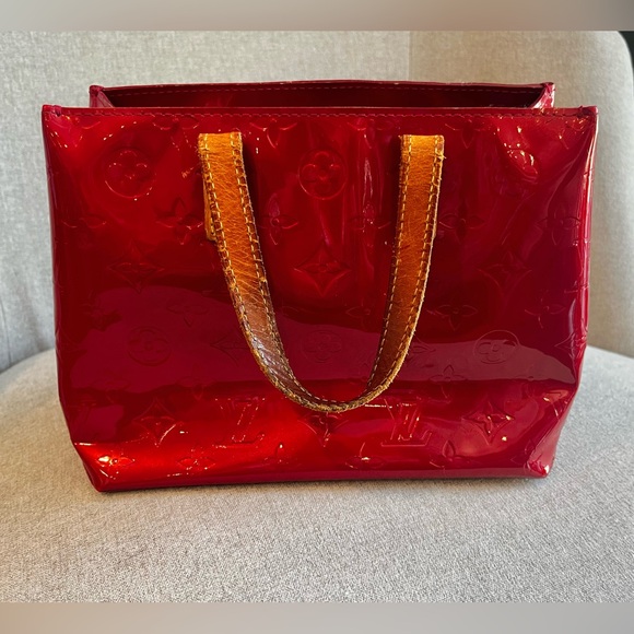 Louis Vuitton Authentic Vernis Reade PM Red Metallic Monogram Small Tote Bag - Picture 9 of 13
